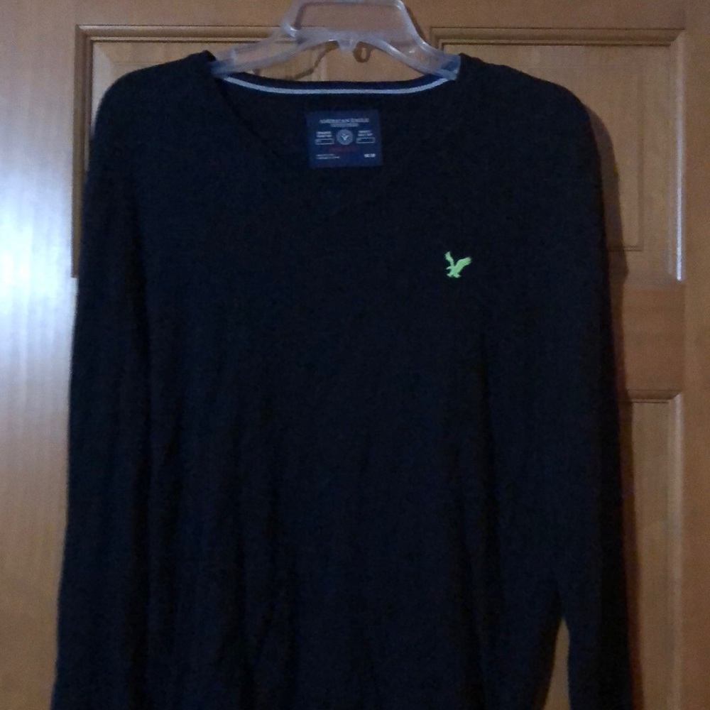 Men’s vNeck American eagle sweater